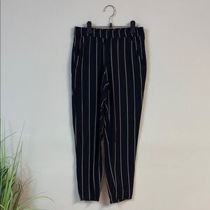 ❤️ H&M divided Women’s Striped Black and Tan Pants size 4